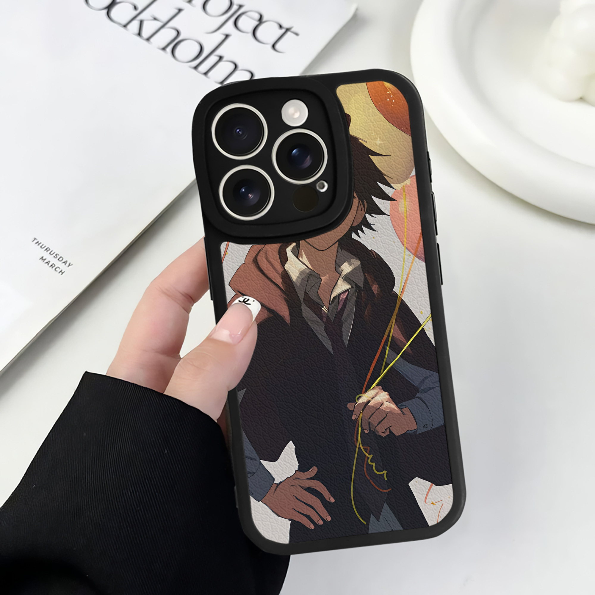 （画像用） 文豪ストレイドッグス Bungo Stray Dogs 【iPhone 16シリーズ対応】シリコンスマホケース（レザー調） 材質：シリコン